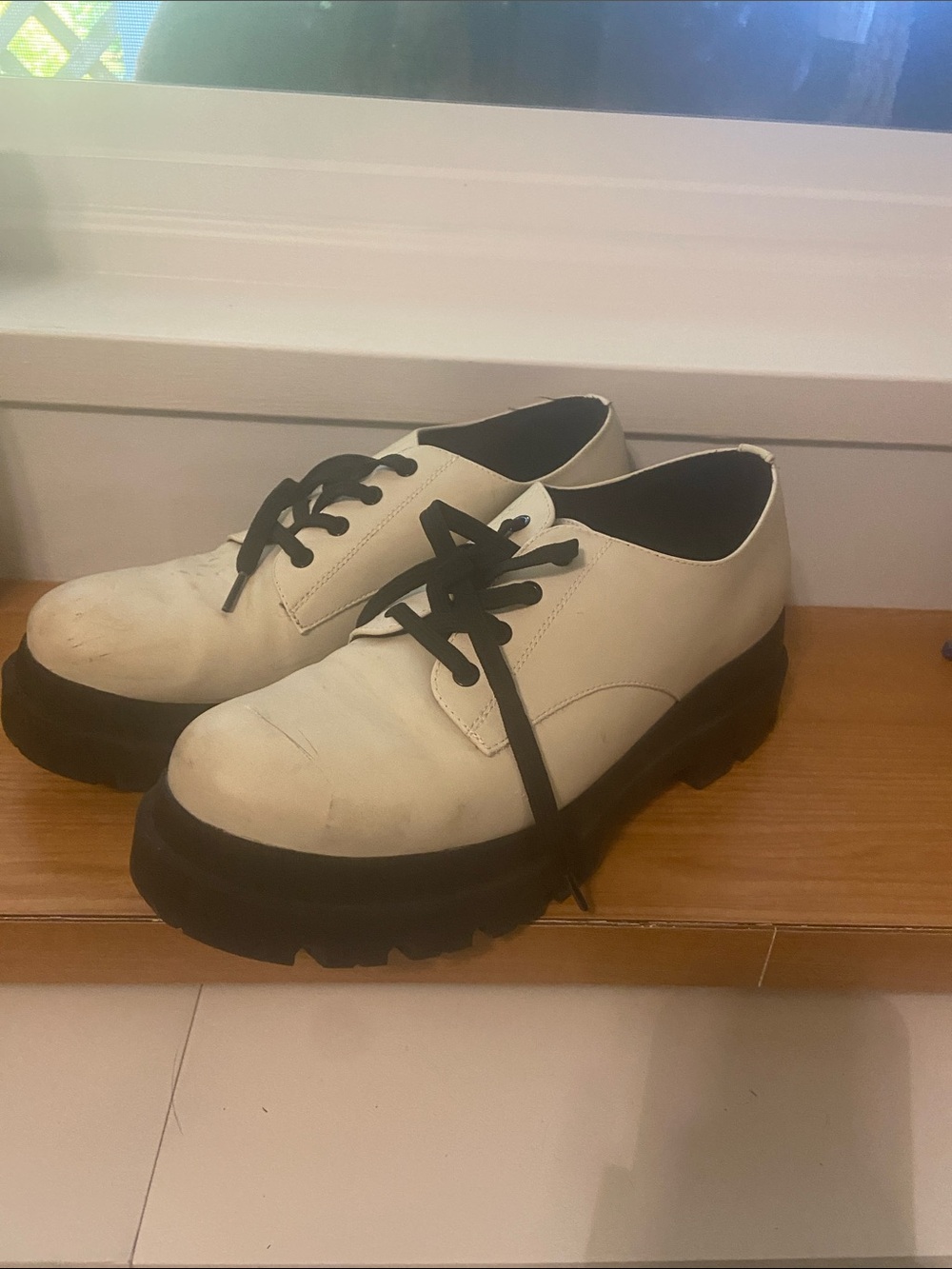 Callaway White and Black Platform Lace-Up Shoes